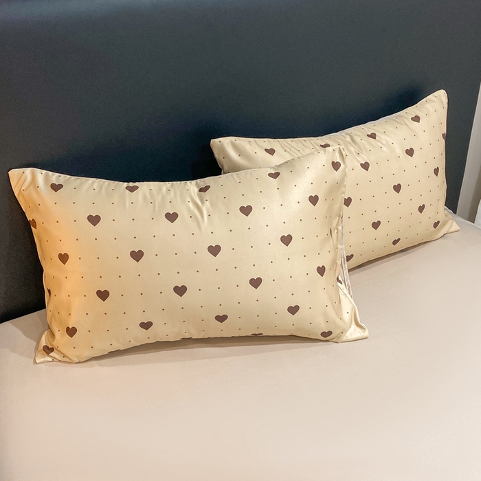 91家纺网 家纺一手货源 找家纺 七七家纺 2026新款爱心系列高克重数码印花水洗真丝四件套 爱心-咖