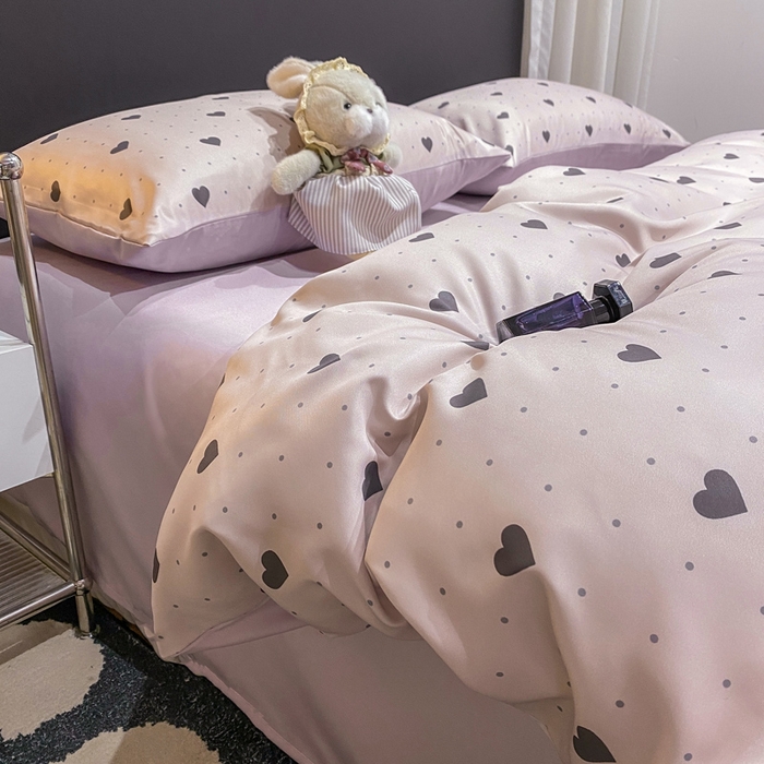 91家纺网 家纺一手货源 找家纺 七七家纺 2026新款爱心系列高克重数码印花水洗真丝四件套 爱心-紫