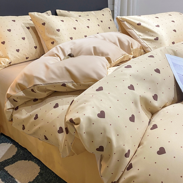 91家纺网 家纺一手货源 找家纺 七七家纺 2026新款爱心系列高克重数码印花水洗真丝四件套 爱心-咖