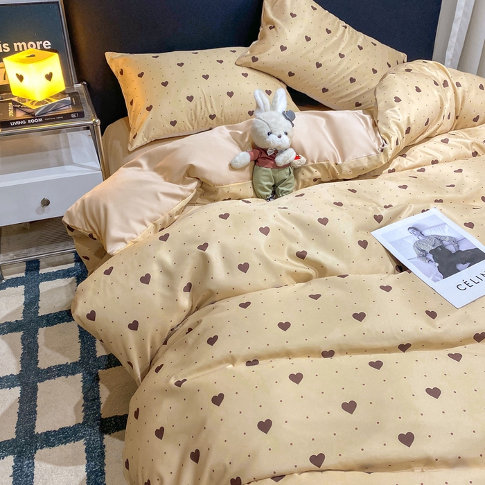 91家纺网 家纺一手货源 找家纺 七七家纺 2026新款爱心系列高克重数码印花水洗真丝四件套 爱心-咖