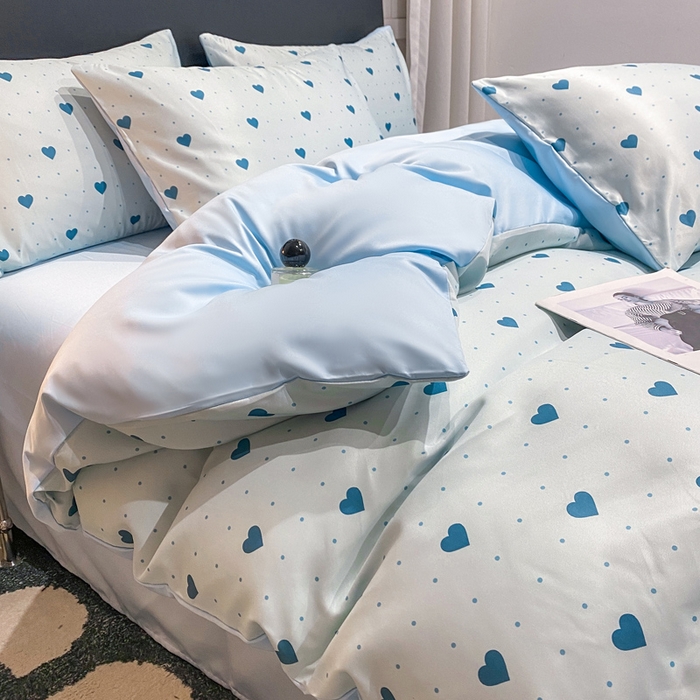 91家纺网 家纺一手货源 找家纺 七七家纺 2026新款爱心系列高克重数码印花水洗真丝四件套 爱心-蓝