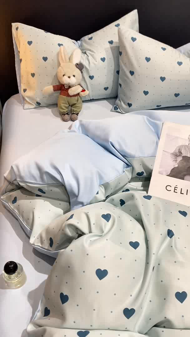 91家纺网 家纺一手货源 找家纺 七七家纺 2026新款爱心系列高克重数码印花水洗真丝四件套 爱心-蓝