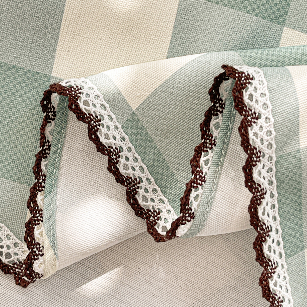 91家纺网 家纺一手货源 找家纺 纽缦家纺 2026新款舒适透气细沙卡通印花花边老粗布床单凉席席子 格子世界-绿