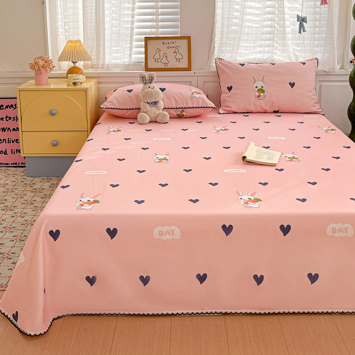 91家纺网 家纺一手货源 找家纺 纽缦家纺 2026新款舒适透气细沙卡通印花花边老粗布床单凉席席子 胡萝卜兔-粉