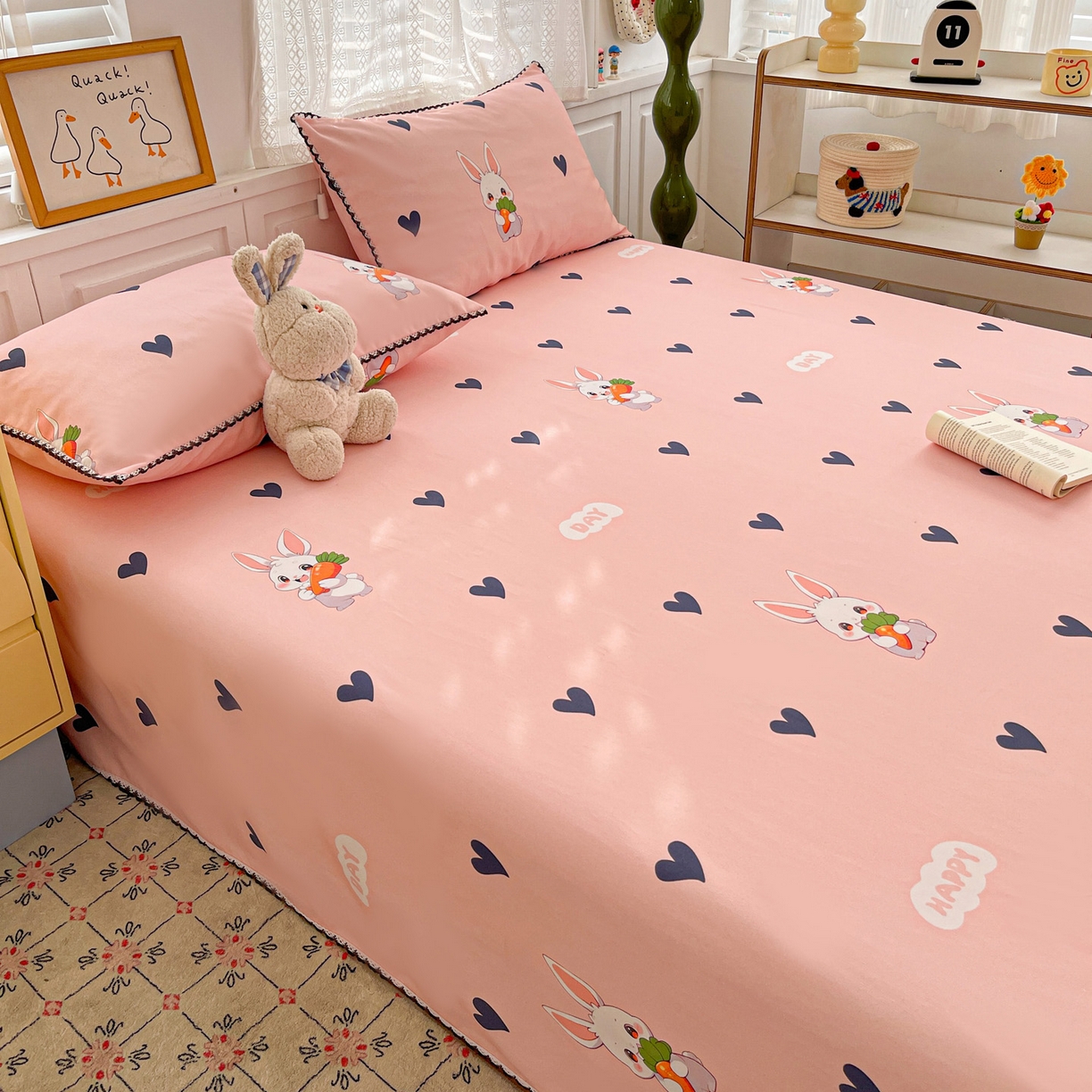 91家纺网 家纺一手货源 找家纺 纽缦家纺 2026新款舒适透气细沙卡通印花花边老粗布床单凉席席子 胡萝卜兔-粉