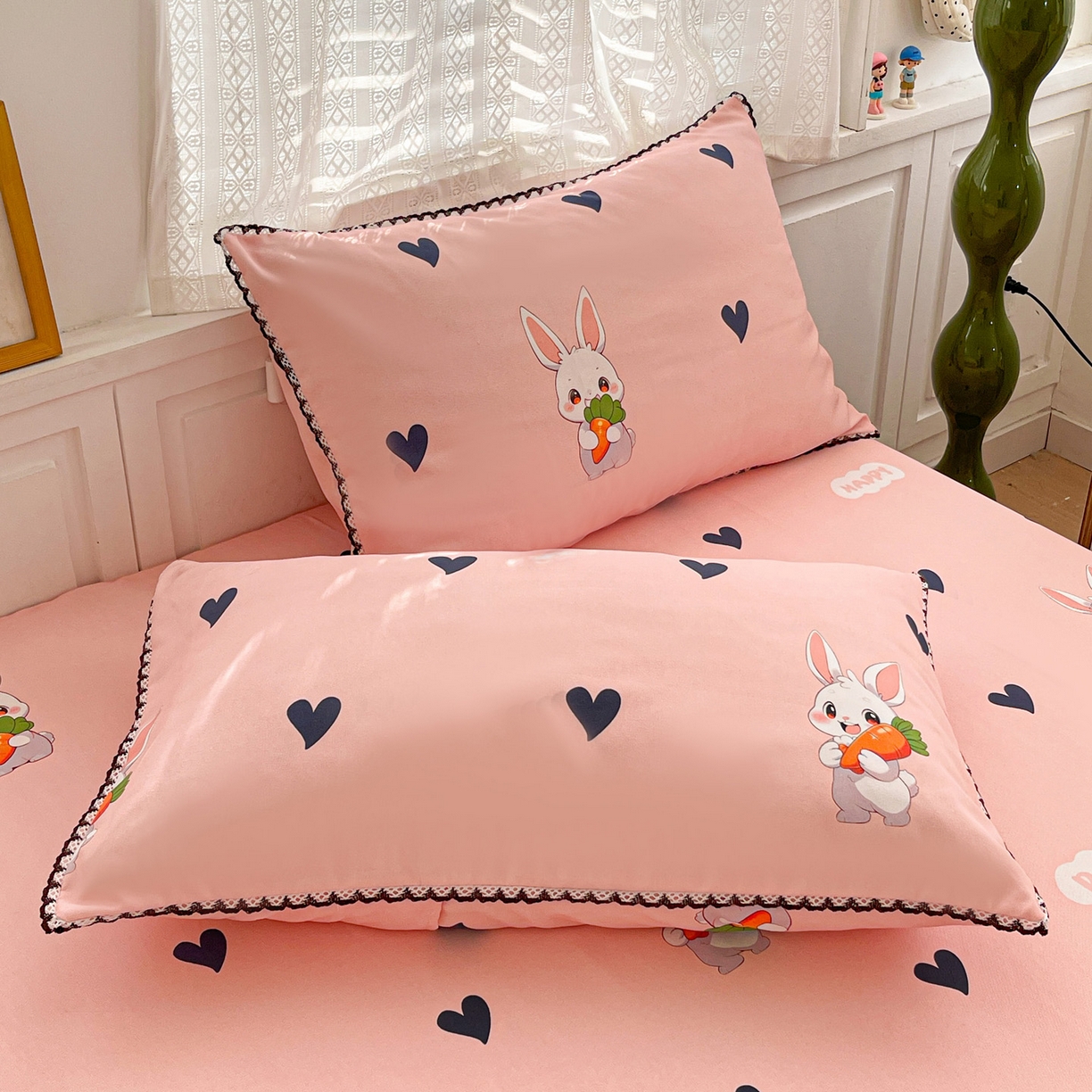 91家纺网 家纺一手货源 找家纺 纽缦家纺 2026新款舒适透气细沙卡通印花花边老粗布床单凉席席子 胡萝卜兔-粉