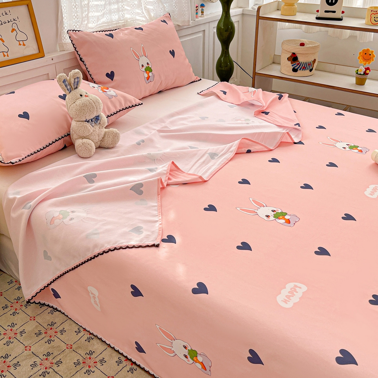 91家纺网 家纺一手货源 找家纺 纽缦家纺 2026新款舒适透气细沙卡通印花花边老粗布床单凉席席子 胡萝卜兔-粉