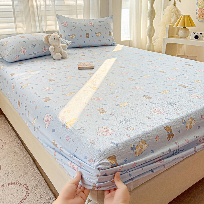 91家纺网 家纺一手货源 找家纺 纽缦家纺 2026春夏新款云感提花双层纱单床笠 床笠单件 小猫时光蓝