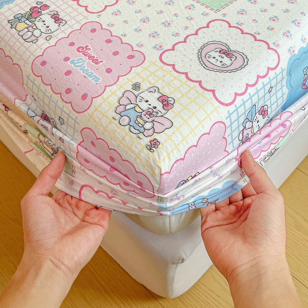 91家纺网 家纺一手货源 找家纺 纽缦家纺 2026春夏新款云感提花双层纱单床笠 床笠单件 蛋糕派