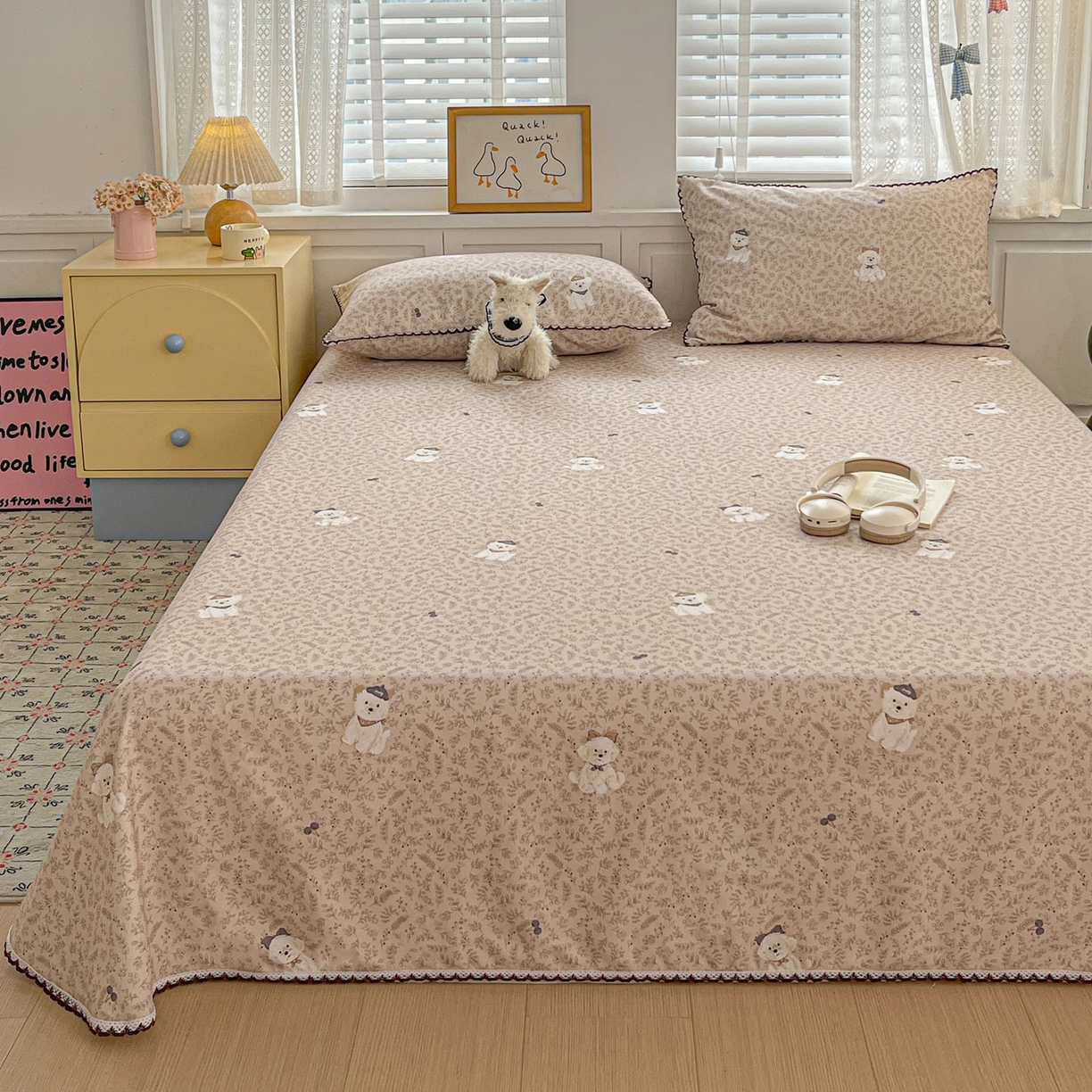 91家纺网 家纺一手货源 找家纺 纽缦家纺 2026新款舒适透气细沙卡通印花花边老粗布床单凉席席子 花漾小狗-咖