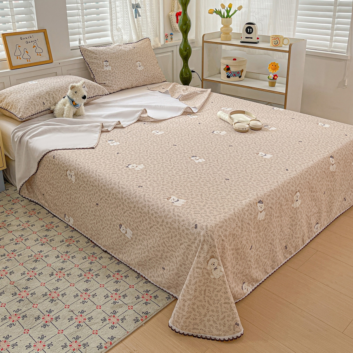 91家纺网 家纺一手货源 找家纺 纽缦家纺 2026新款舒适透气细沙卡通印花花边老粗布床单凉席席子 花漾小狗-咖