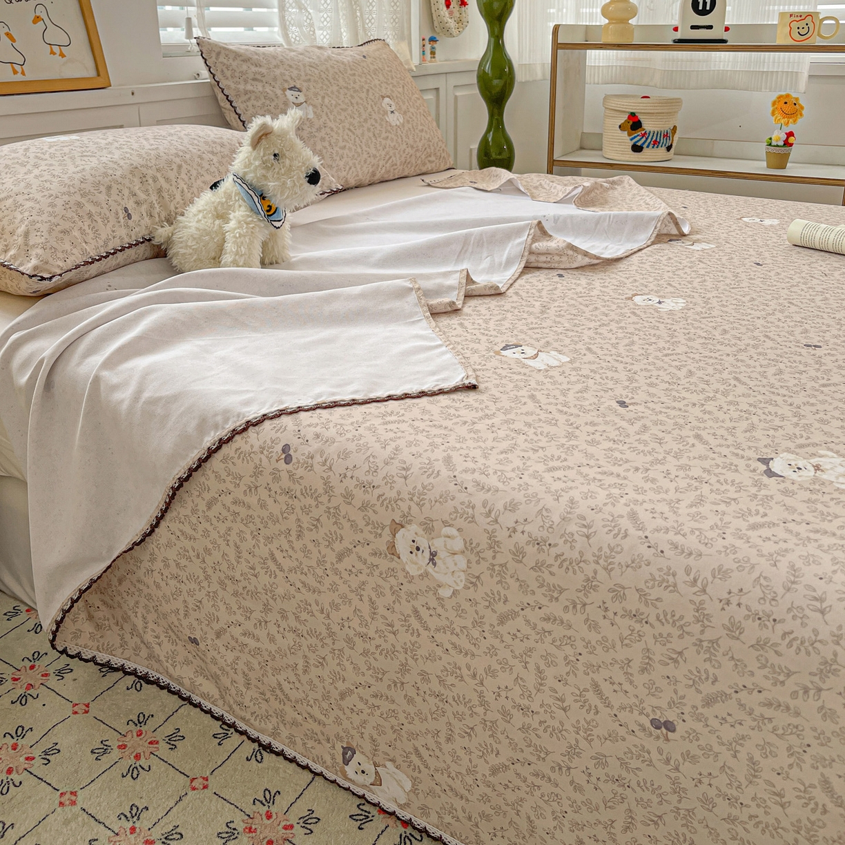 91家纺网 家纺一手货源 找家纺 纽缦家纺 2026新款舒适透气细沙卡通印花花边老粗布床单凉席席子 花漾小狗-咖