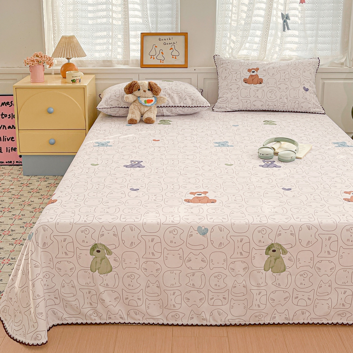 91家纺网 家纺一手货源 找家纺 纽缦家纺 2026新款舒适透气细沙卡通印花花边老粗布床单凉席席子 卡洛熊-灰