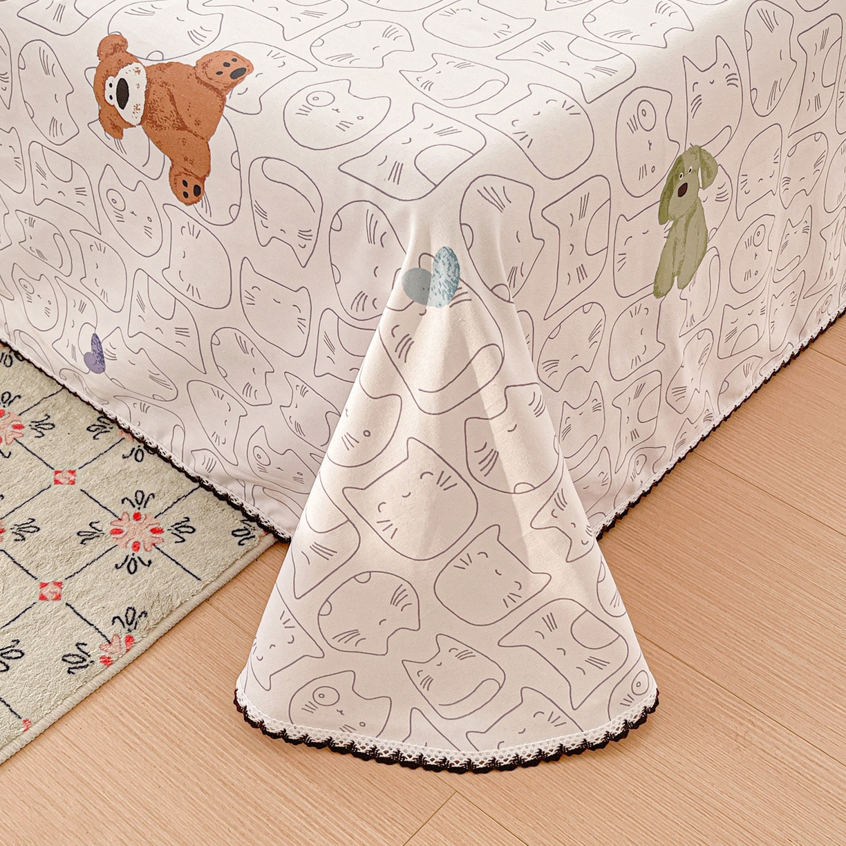 91家纺网 家纺一手货源 找家纺 纽缦家纺 2026新款舒适透气细沙卡通印花花边老粗布床单凉席席子 卡洛熊-灰