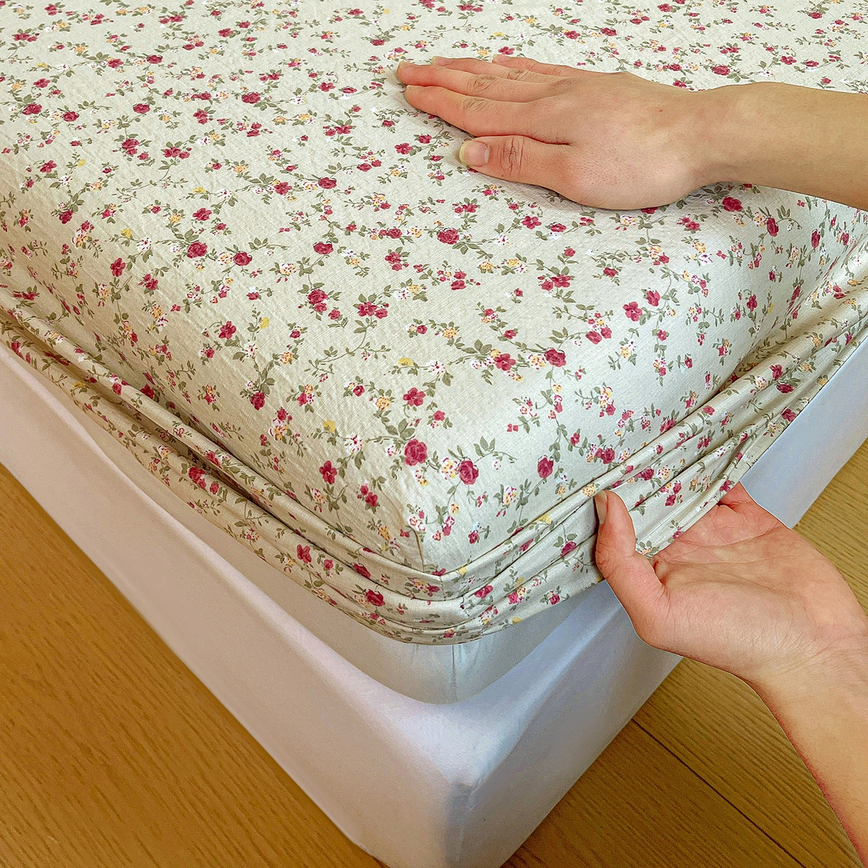 91家纺网 家纺一手货源 找家纺 纽缦家纺 2026春夏新款云感提花双层纱单床笠 床笠单件 见花则喜