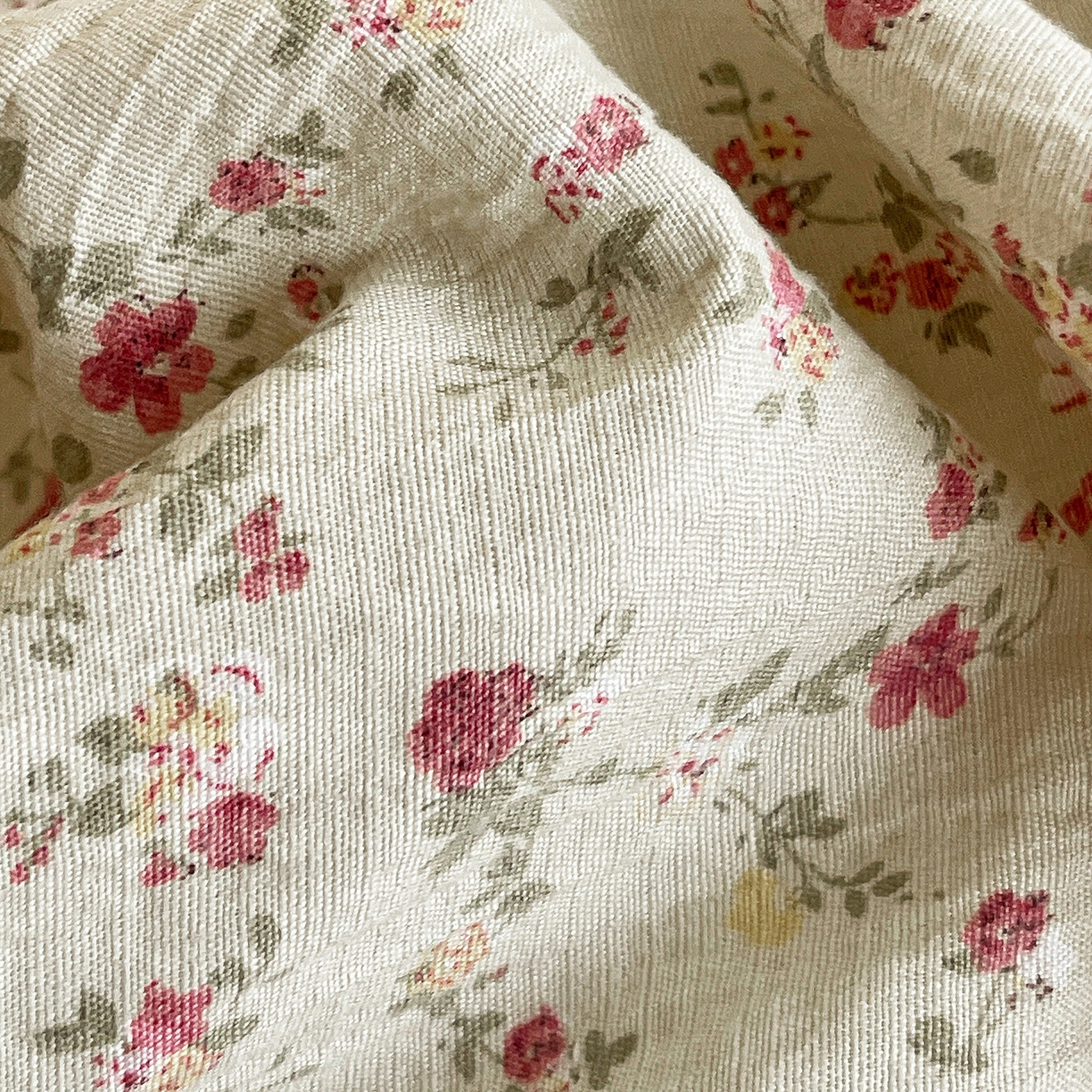 91家纺网 家纺一手货源 找家纺 纽缦家纺 2026春夏新款云感提花双层纱单床笠 床笠单件 见花则喜