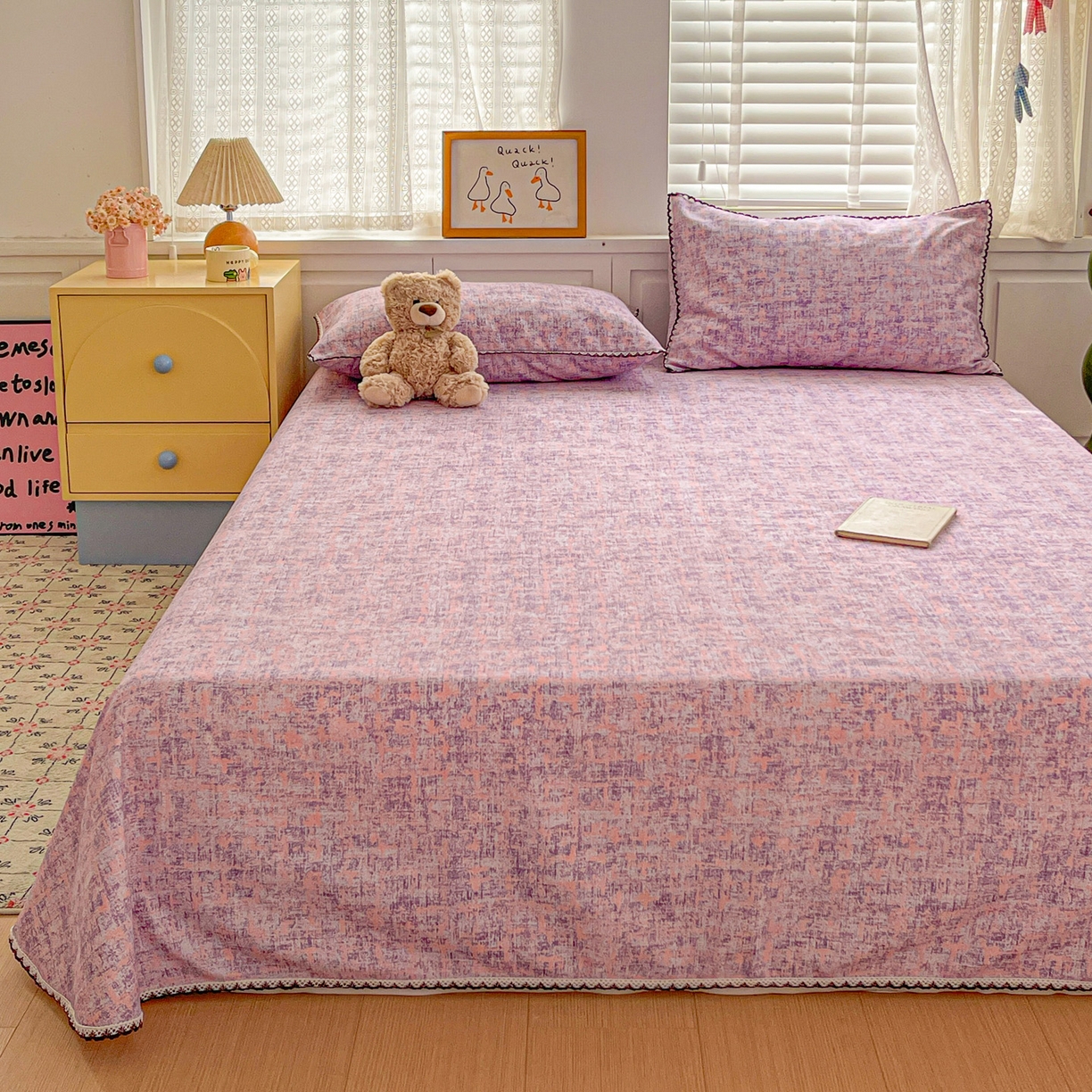 91家纺网 家纺一手货源 找家纺 纽缦家纺 2026新款舒适透气细沙卡通印花花边老粗布床单凉席席子 洛文-紫
