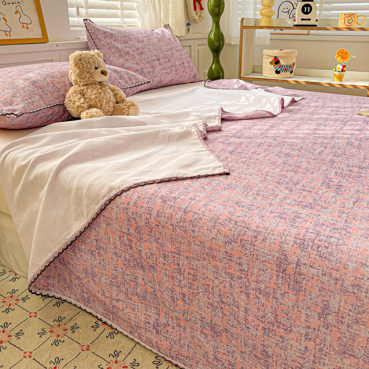 91家纺网 家纺一手货源 找家纺 纽缦家纺 2026新款舒适透气细沙卡通印花花边老粗布床单凉席席子 洛文-紫