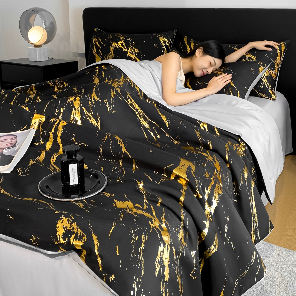 91家纺网 家纺一手货源 找家纺 （总）宇航家纺 2026新款简约大理石纹烫金水洗真丝夏被四件套