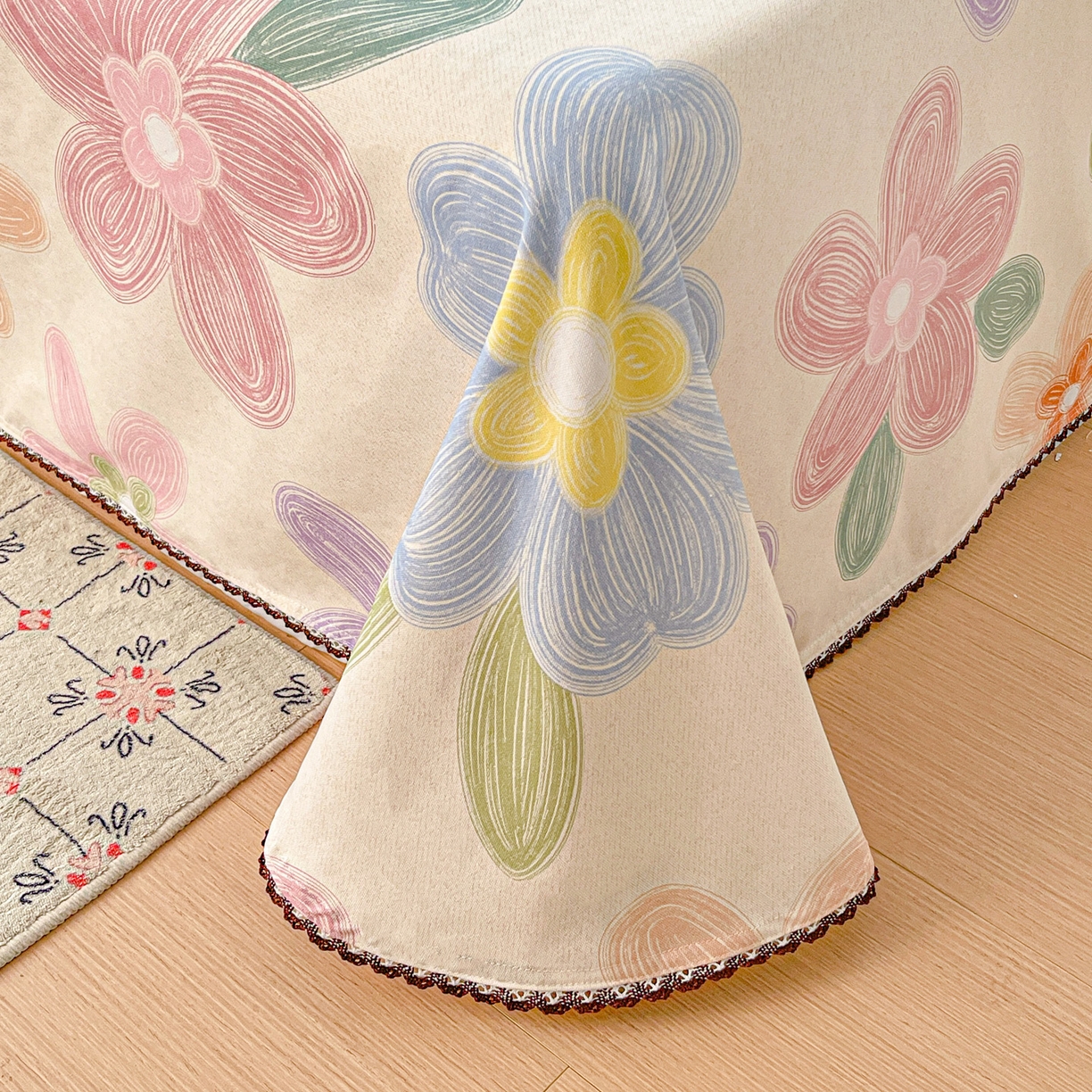 91家纺网 家纺一手货源 找家纺 纽缦家纺 2026新款舒适透气细沙卡通印花花边老粗布床单凉席席子 迷彩花瓣-米