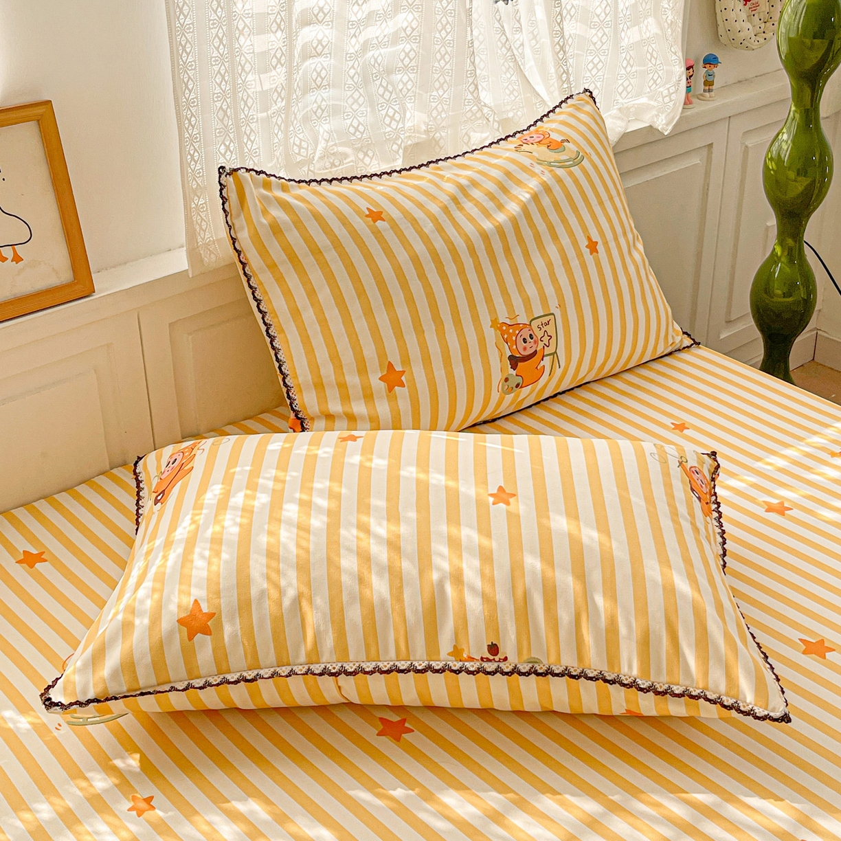 91家纺网 家纺一手货源 找家纺 纽缦家纺 2026新款舒适透气细沙卡通印花花边老粗布床单凉席席子 魔法星空-黄