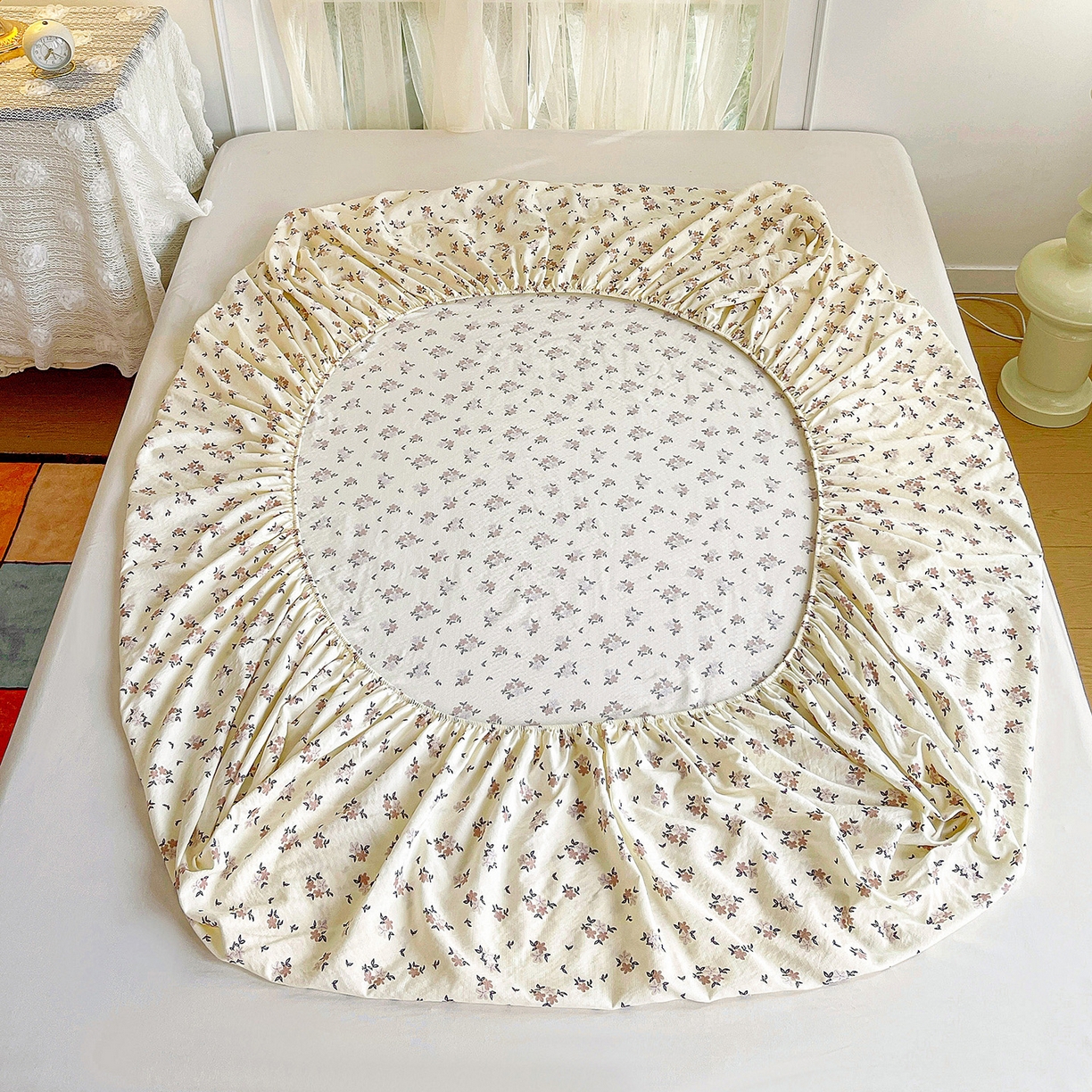 91家纺网 家纺一手货源 找家纺 纽缦家纺 2026春夏新款云感提花双层纱单床笠 床笠单件 苏瑾