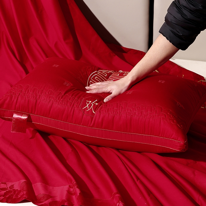 91家纺网 家纺一手货源 找家纺 （总）糖果枕芯 2026新款婚庆结婚大红枕芯喜庆婚庆新人新娘新郎结婚专用枕芯