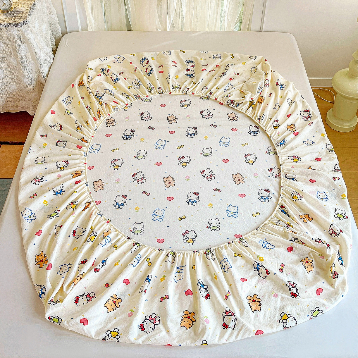 91家纺网 家纺一手货源 找家纺 纽缦家纺 2026春夏新款云感提花双层纱单床笠 床笠单件 像素小猫