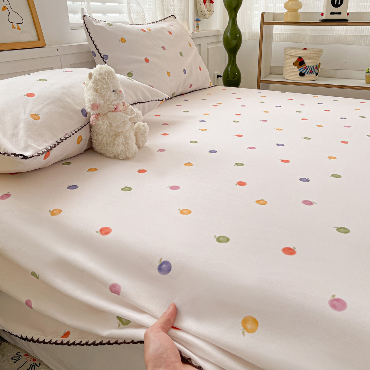 91家纺网 家纺一手货源 找家纺 纽缦家纺 2026新款舒适透气细沙卡通印花花边老粗布床单凉席席子 七彩苹果-米