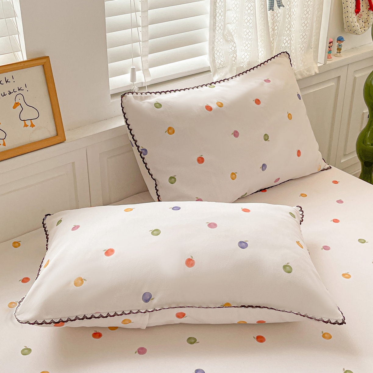 91家纺网 家纺一手货源 找家纺 纽缦家纺 2026新款舒适透气细沙卡通印花花边老粗布床单凉席席子 七彩苹果-米