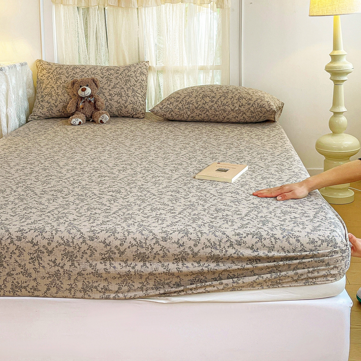 91家纺网 家纺一手货源 找家纺 纽缦家纺 2026春夏新款云感提花双层纱单床笠 床笠单件 竹韵花语