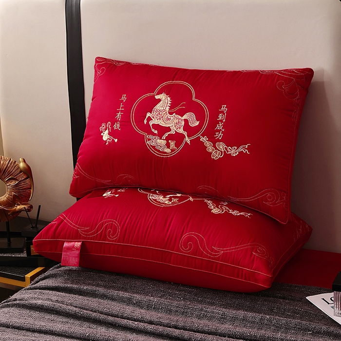 91家纺网 家纺一手货源 找家纺 糖果枕芯 2026新款婚庆结婚大红枕芯喜庆婚庆新人新娘新郎结婚专用枕芯 马上有钱