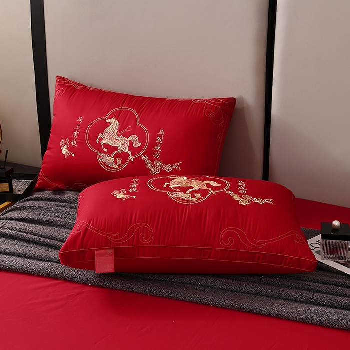 91家纺网 家纺一手货源 找家纺 糖果枕芯 2026新款婚庆结婚大红枕芯喜庆婚庆新人新娘新郎结婚专用枕芯 马上有钱