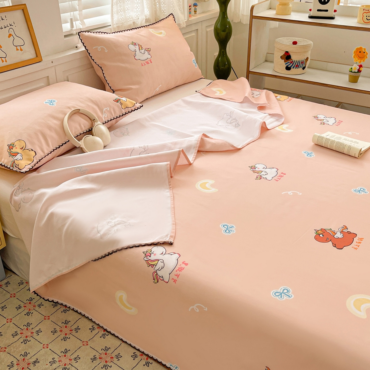 91家纺网 家纺一手货源 找家纺 纽缦家纺 2026新款舒适透气细沙卡通印花花边老粗布床单凉席席子 七彩小马-桔