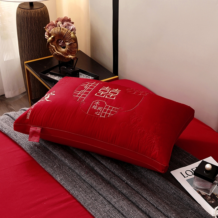 91家纺网 家纺一手货源 找家纺 糖果枕芯 2026新款婚庆结婚大红枕芯喜庆婚庆新人新娘新郎结婚专用枕芯 相爱百年