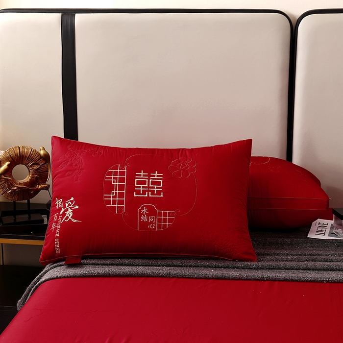 糖果枕芯 2026新款婚庆结婚大红枕芯喜庆婚庆新人新娘新郎结婚专用枕芯 相爱百年