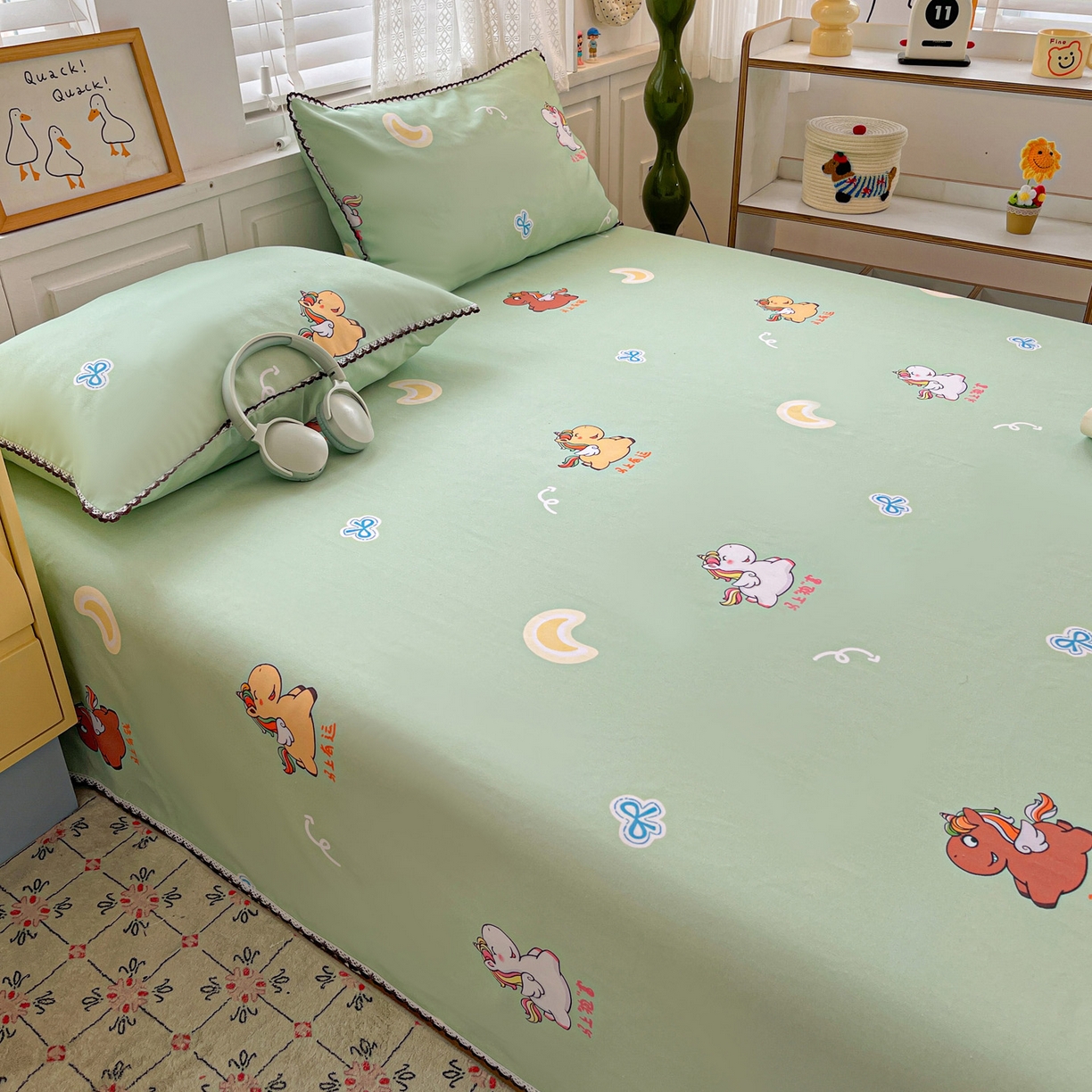 91家纺网 家纺一手货源 找家纺 纽缦家纺 2026新款舒适透气细沙卡通印花花边老粗布床单凉席席子 七彩小马-绿