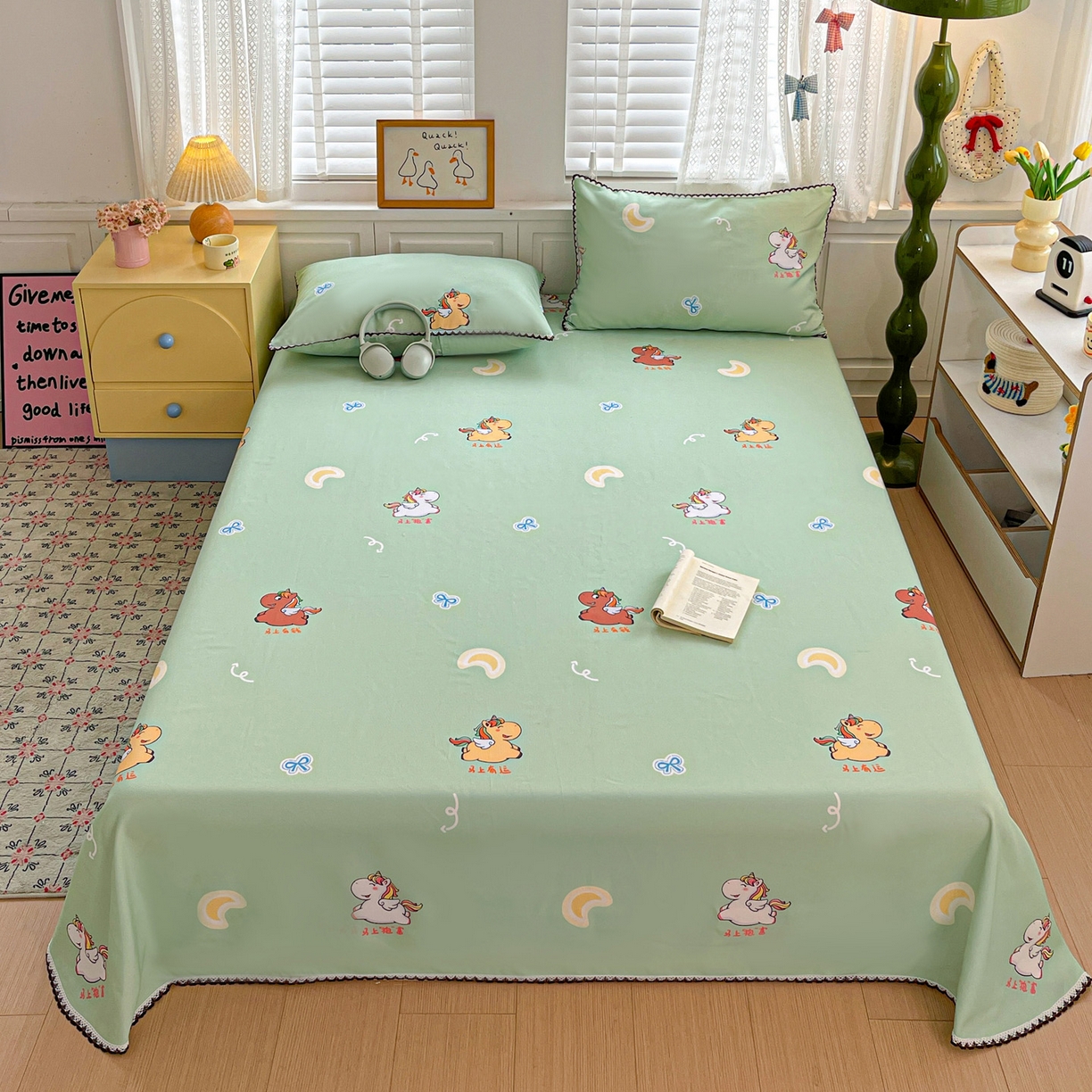 91家纺网 家纺一手货源 找家纺 纽缦家纺 2026新款舒适透气细沙卡通印花花边老粗布床单凉席席子 七彩小马-绿