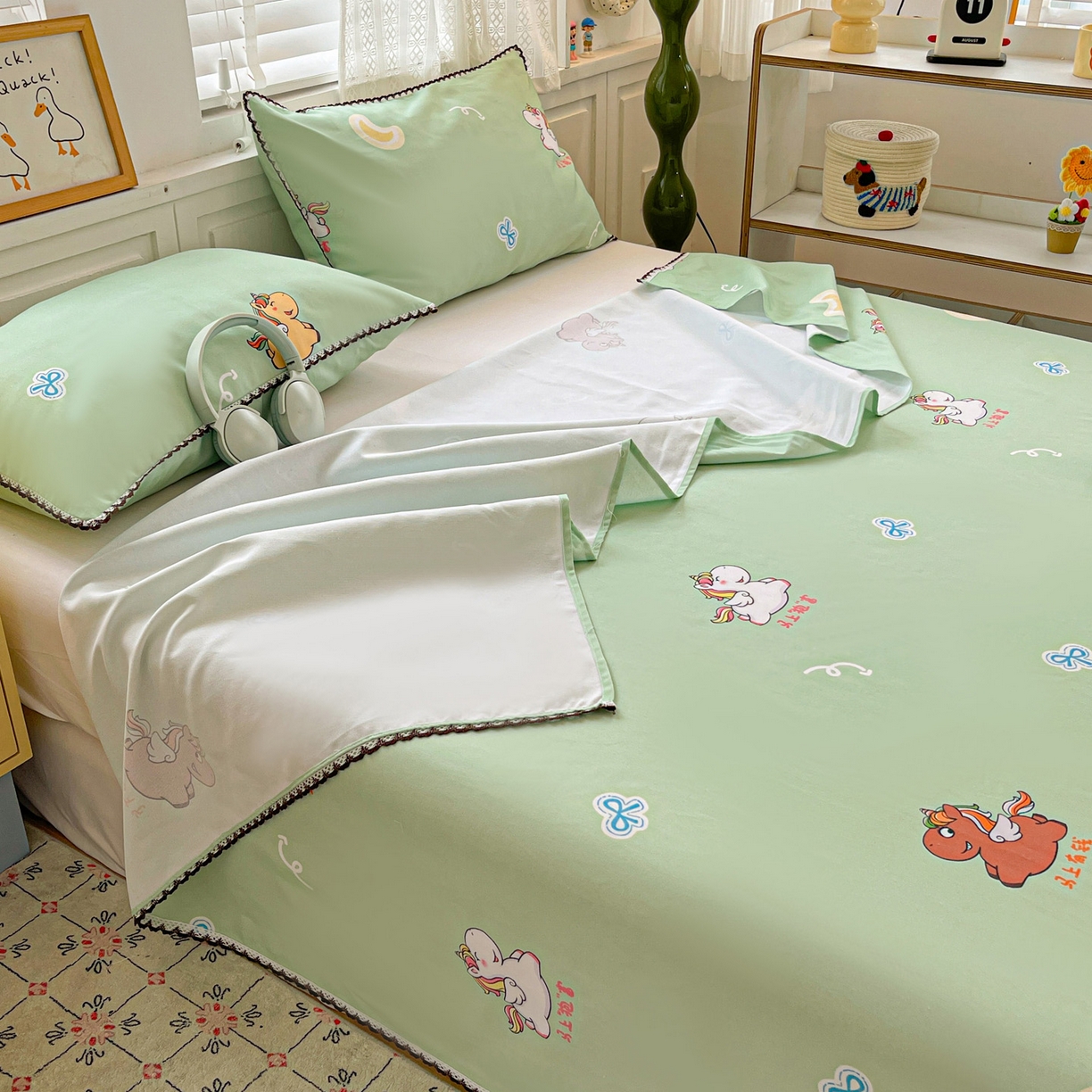 91家纺网 家纺一手货源 找家纺 纽缦家纺 2026新款舒适透气细沙卡通印花花边老粗布床单凉席席子 七彩小马-绿