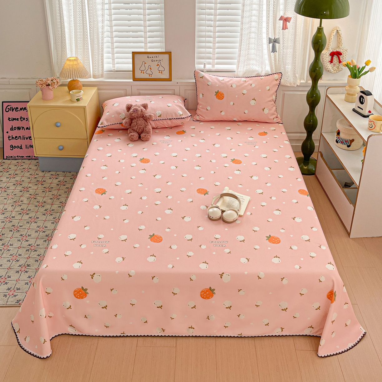 91家纺网 家纺一手货源 找家纺 纽缦家纺 2026新款舒适透气细沙卡通印花花边老粗布床单凉席席子 清香莓果-粉