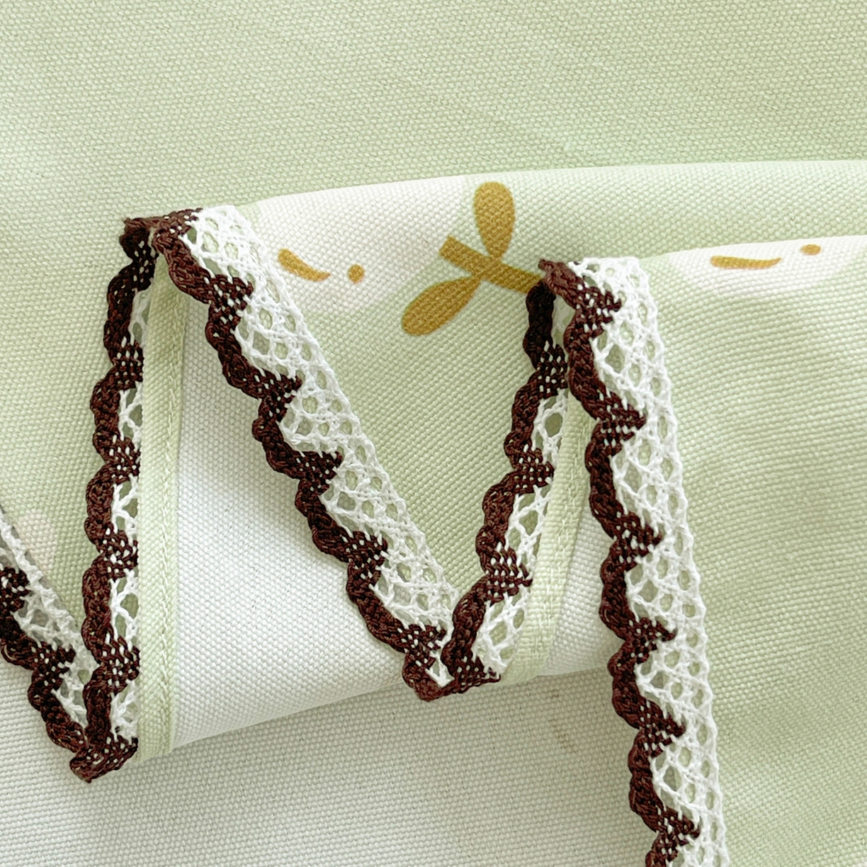 91家纺网 家纺一手货源 找家纺 纽缦家纺 2026新款舒适透气细沙卡通印花花边老粗布床单凉席席子 清香莓果-绿