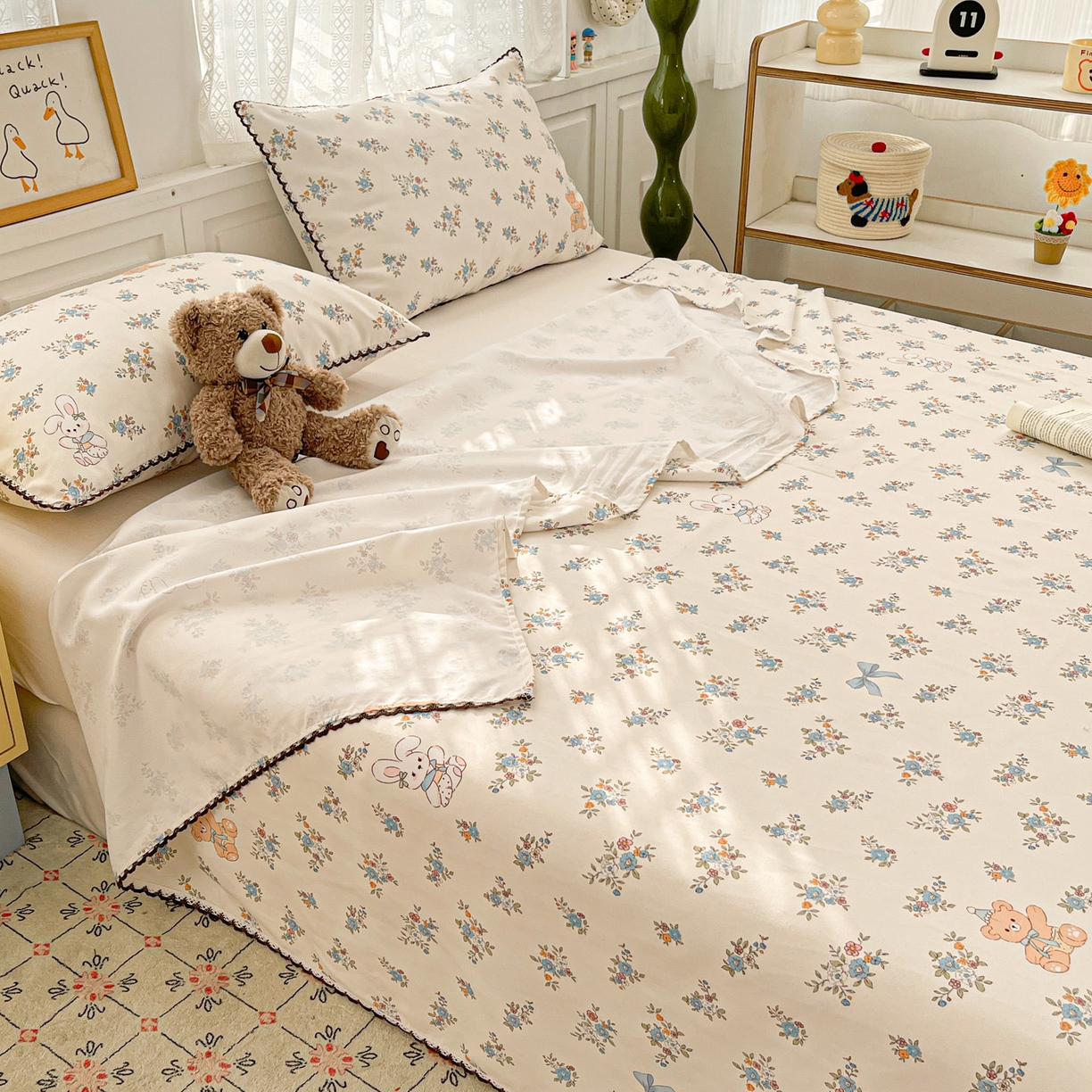 91家纺网 家纺一手货源 找家纺 纽缦家纺 2026新款舒适透气细沙卡通印花花边老粗布床单凉席席子 苏莉熊-米