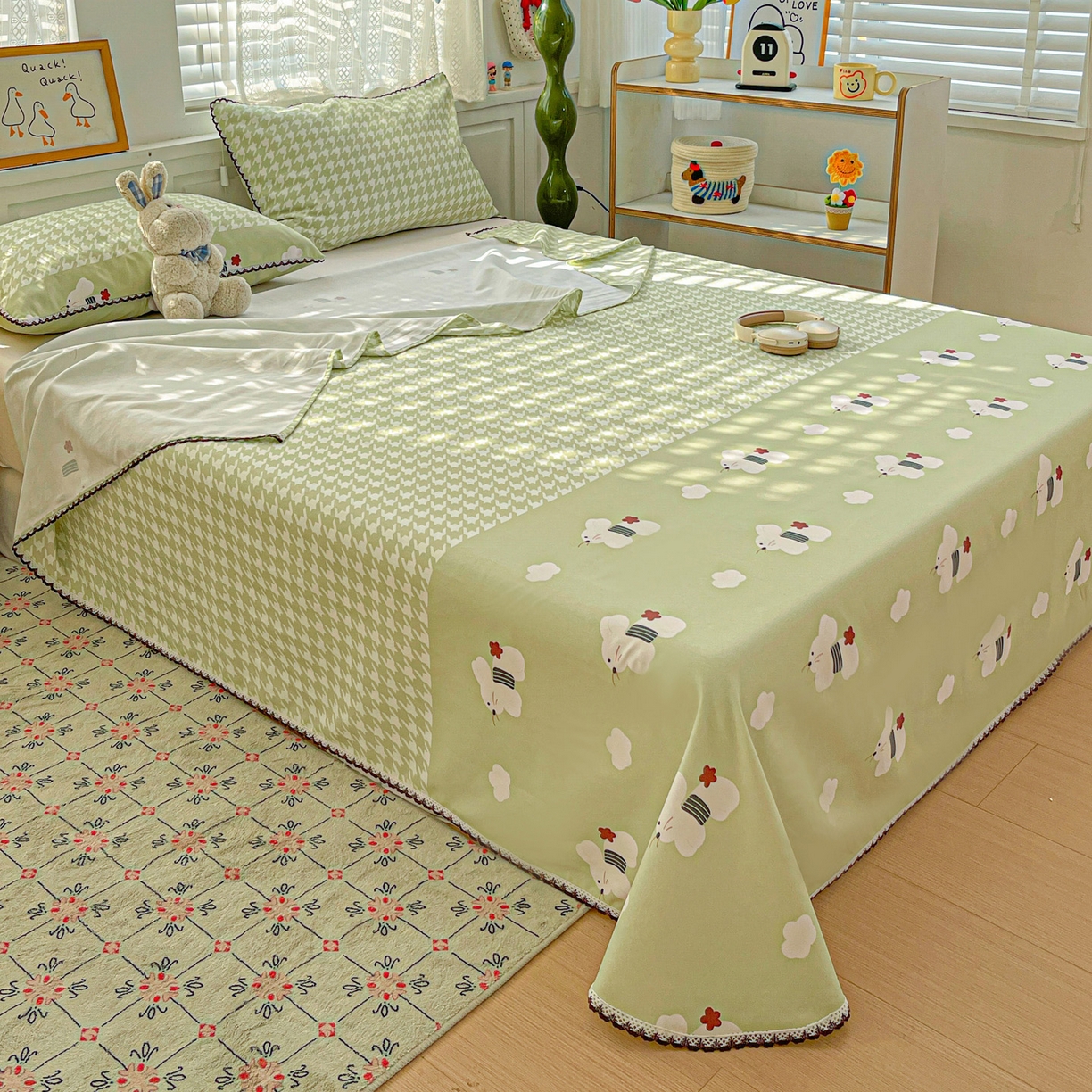 91家纺网 家纺一手货源 找家纺 纽缦家纺 2026新款舒适透气细沙卡通印花花边老粗布床单凉席席子 田园小兔-绿