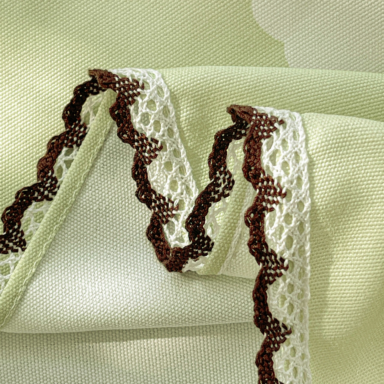 91家纺网 家纺一手货源 找家纺 纽缦家纺 2026新款舒适透气细沙卡通印花花边老粗布床单凉席席子 田园小兔-绿