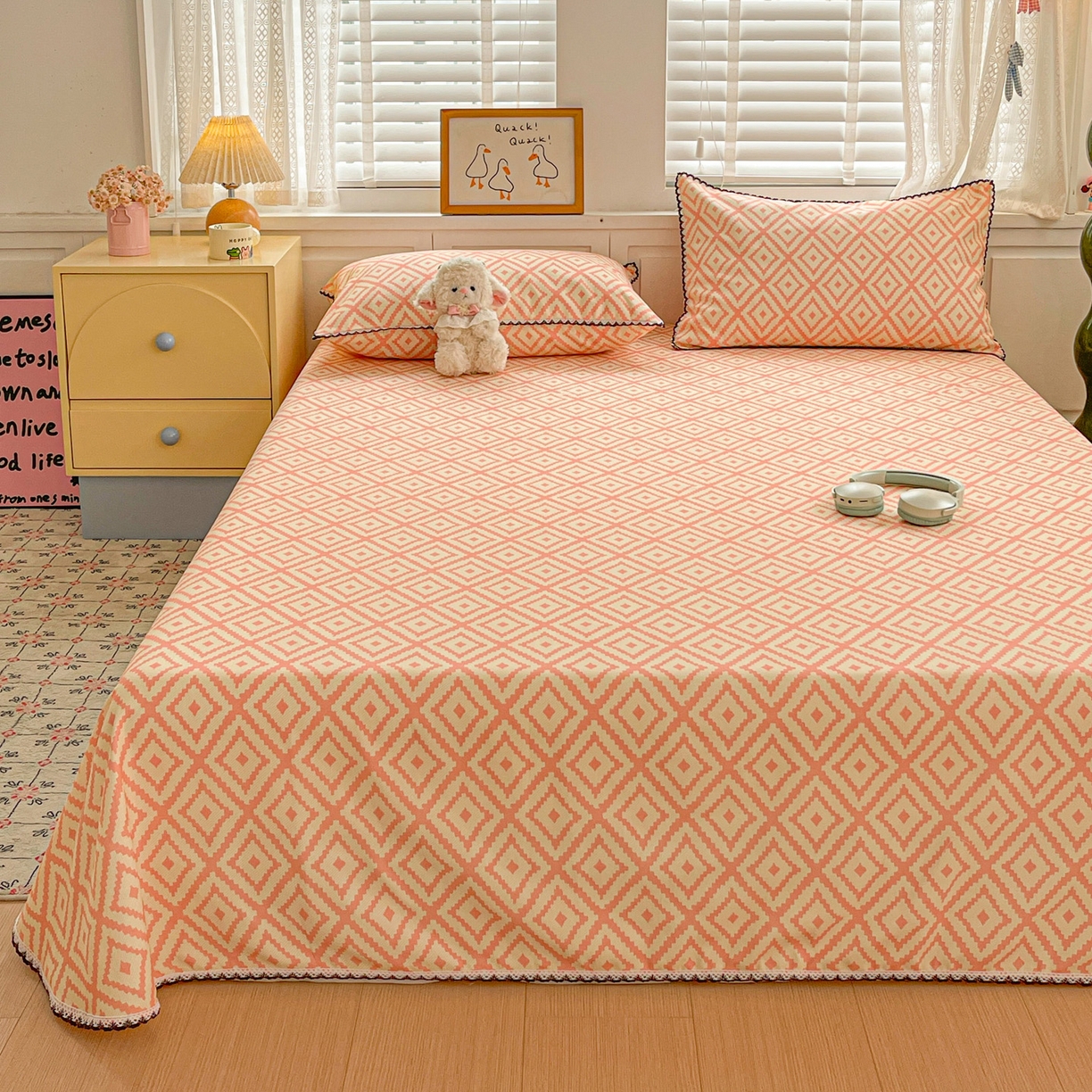 91家纺网 家纺一手货源 找家纺 纽缦家纺 2026新款舒适透气细沙卡通印花花边老粗布床单凉席席子 图文迷宫-黄