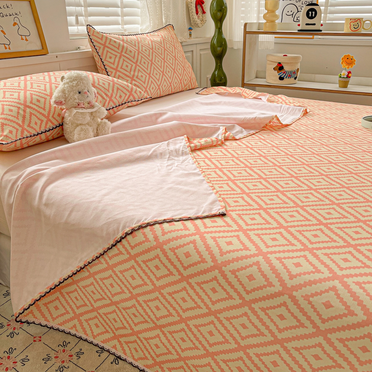 91家纺网 家纺一手货源 找家纺 纽缦家纺 2026新款舒适透气细沙卡通印花花边老粗布床单凉席席子 图文迷宫-黄