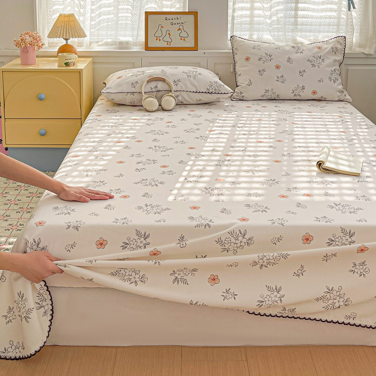 91家纺网 家纺一手货源 找家纺 纽缦家纺 2026新款舒适透气细沙卡通印花花边老粗布床单凉席席子 望夏花艺-米