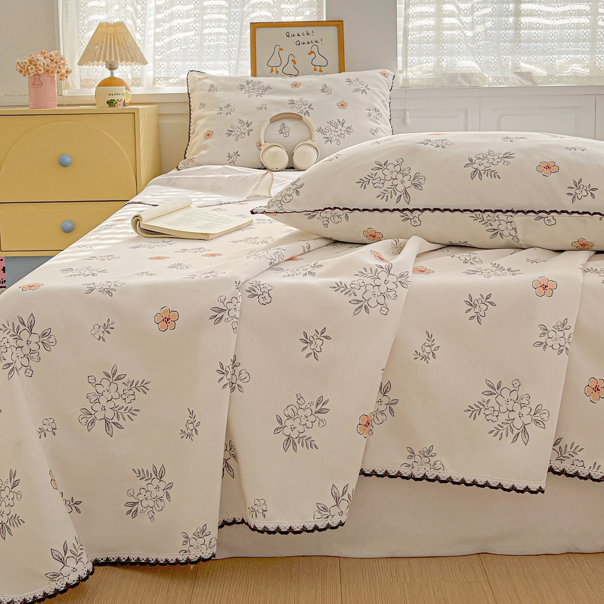 91家纺网 家纺一手货源 找家纺 纽缦家纺 2026新款舒适透气细沙卡通印花花边老粗布床单凉席席子 望夏花艺-米