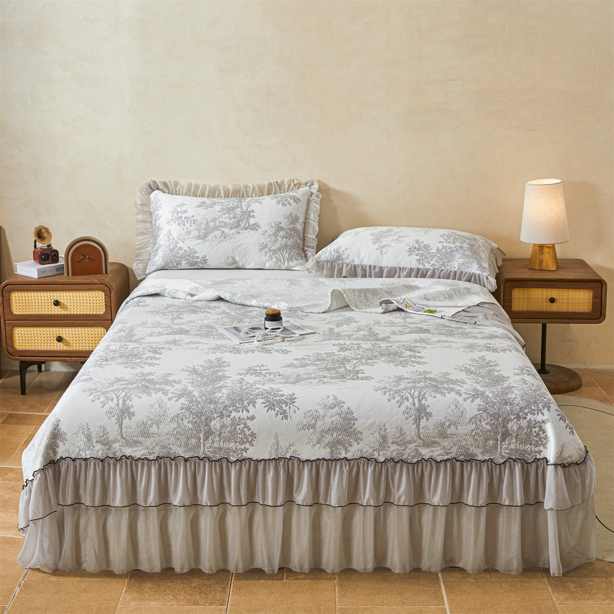 91家纺网 家纺一手货源 找家纺 恒爱家纺 2026新款南极豆超细旦软席三件套 沙漠胡杨-灰