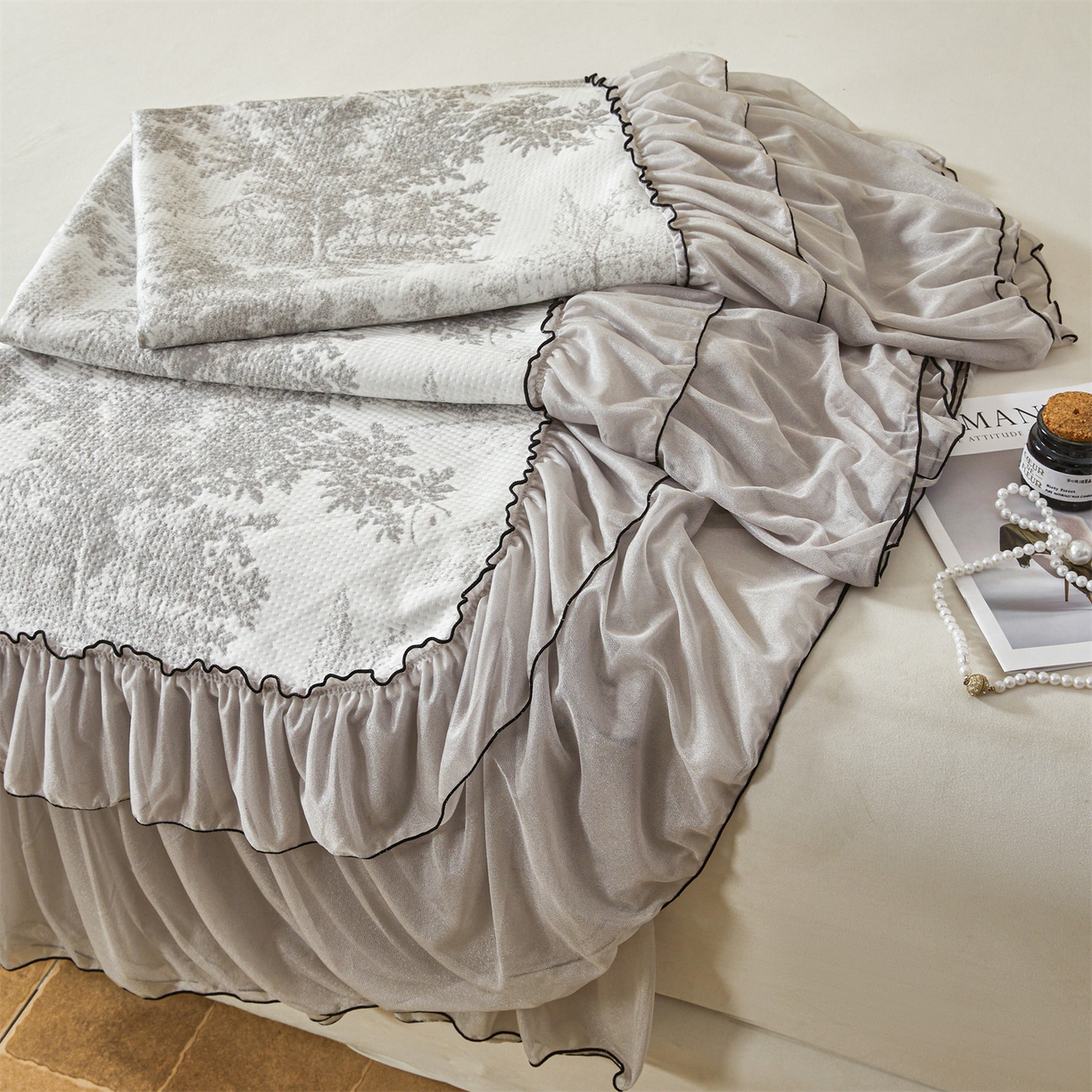 91家纺网 家纺一手货源 找家纺 恒爱家纺 2026新款南极豆超细旦软席三件套 沙漠胡杨-灰